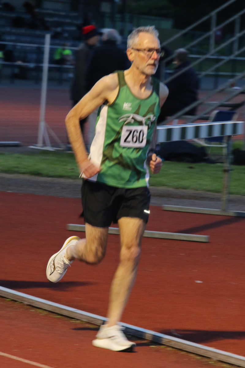 Martin Smith competing in the 1500m